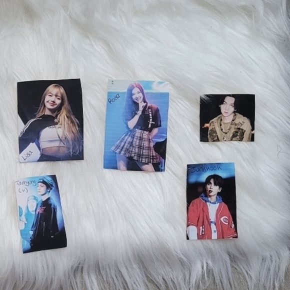 BTS and BLACKPINK Photocards - Picture 1 of 2